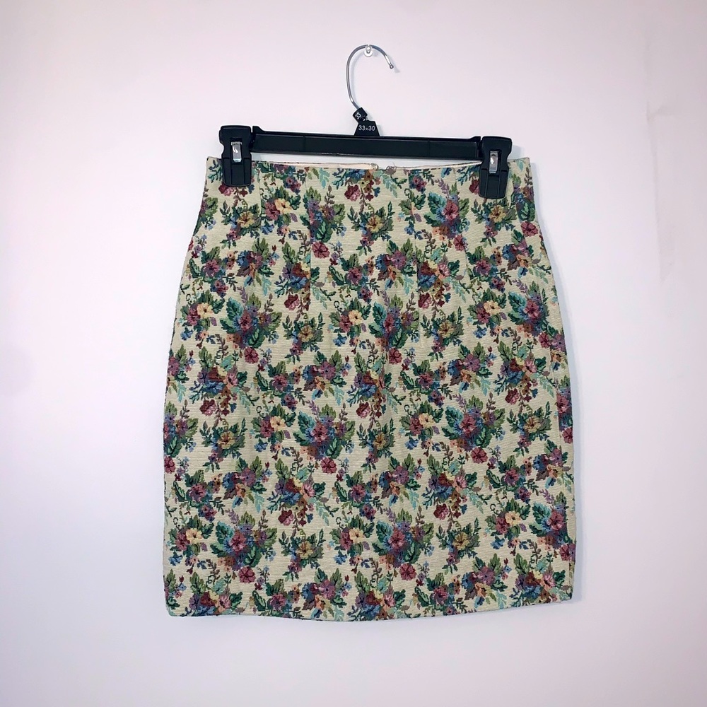 NWOT Topshop floral skirt